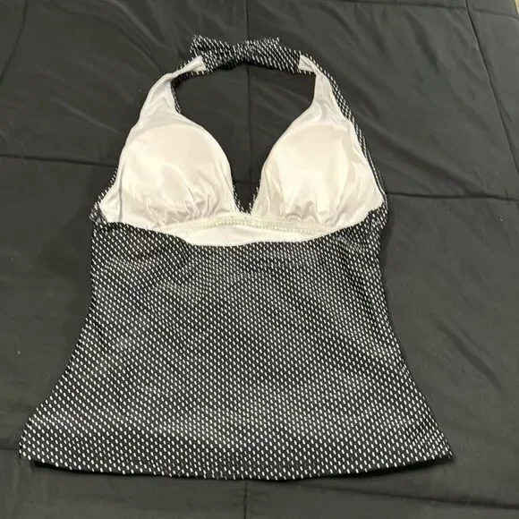 Ladies Swim Top. size 8.​ - Picture 2 of 3